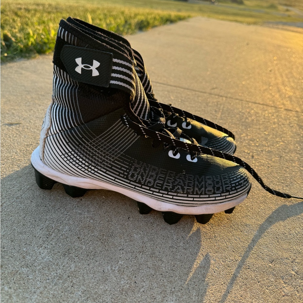 Under armour youth cleats